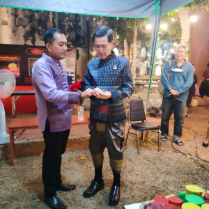 มรท. ต้อนรับเลขาฯ รมต. อว., ผวจ.ลพบุรี และคณะ ในโอกาสเยี่ยมเยือนลานวัฒนธรรมพื้นบ้าน งานแผ่นดินสมเด็จพระนารายณ์ฯ