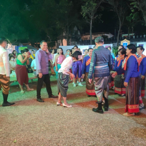 มรท. ต้อนรับเลขาฯ รมต. อว., ผวจ.ลพบุรี และคณะ ในโอกาสเยี่ยมเยือนลานวัฒนธรรมพื้นบ้าน งานแผ่นดินสมเด็จพระนารายณ์ฯ