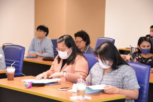 มนส. จัดอบรมแลกเปลี่ยนเรียนรู้การจัดทำผลงานทางวิชาการประกอบการต่อสัญญาจ้างและการพัฒนาเข้าสู่ตำแหน่งทางวิชาการ
