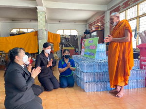 มรท. จัดโครงการเทพสตรีปันน้ำใจมอบน้ำดื่มเพื่อสังคม