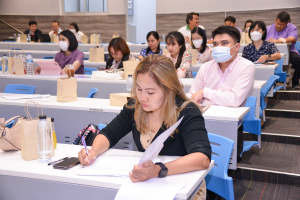 สถาบันวิจัยฯ ร่วมกับ ศูนย์ภาษา จัดอบรมโครงการส่งเสริมคณาจารย์และนักวิจัยเขียนบทความวิจัยเพื่อตีพิมพ์ในวารสารวิชาการระดับนานาชาติที่อยู่ในฐานข้อมูล Scopus