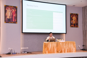 สถาบันวิจัยฯ ร่วมกับ ศูนย์ภาษา จัดอบรมโครงการส่งเสริมคณาจารย์และนักวิจัยเขียนบทความวิจัยเพื่อตีพิมพ์ในวารสารวิชาการระดับนานาชาติที่อยู่ในฐานข้อมูล Scopus