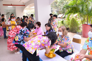 วจก. จัดกิจกรรมสืบสานประเพณีวันสงกรานต์และสานสัมพันธ์พี่น้องวิทยาการจัดการ