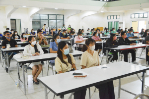สำนักศิลปะและวัฒนธรรม ร่วมกับ กองทุนส่งเสริมงานวัฒนธรรม จัดอบรมแนวทางการสร้างสรรค์ผลงานสำหรับครูศิลปะ นวการลากและระบาย
