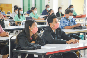 สำนักศิลปะและวัฒนธรรม ร่วมกับ กองทุนส่งเสริมงานวัฒนธรรม จัดอบรมแนวทางการสร้างสรรค์ผลงานสำหรับครูศิลปะ นวการลากและระบาย
