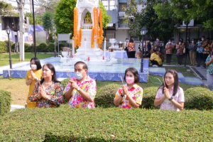 มรท. จัดงานทำบุญกลางบ้าน สืบสานประเพณีสงกรานต์
