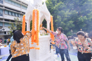 มรท. จัดงานทำบุญกลางบ้าน สืบสานประเพณีสงกรานต์