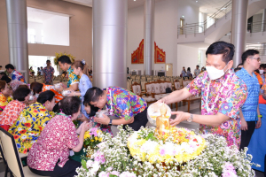 มรท. จัดงานทำบุญกลางบ้าน สืบสานประเพณีสงกรานต์