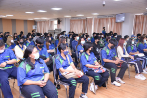 คณะ IT จัดกิจกรรมอบรมมารยาทไทย สรงน้ำพระและรดน้ำดำหัวเนื่องในวันสงกรานต์