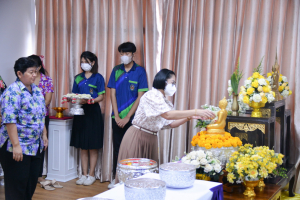 คณะ IT จัดกิจกรรมอบรมมารยาทไทย สรงน้ำพระและรดน้ำดำหัวเนื่องในวันสงกรานต์