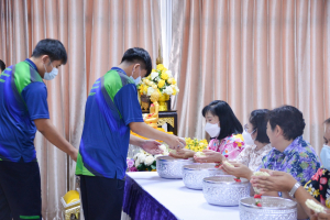 คณะ IT จัดกิจกรรมอบรมมารยาทไทย สรงน้ำพระและรดน้ำดำหัวเนื่องในวันสงกรานต์