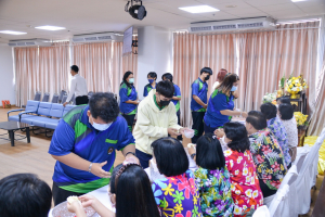 คณะ IT จัดกิจกรรมอบรมมารยาทไทย สรงน้ำพระและรดน้ำดำหัวเนื่องในวันสงกรานต์