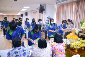 คณะ IT จัดกิจกรรมอบรมมารยาทไทย สรงน้ำพระและรดน้ำดำหัวเนื่องในวันสงกรานต์