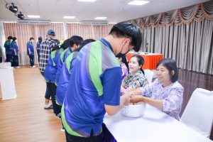 คณะ IT จัดกิจกรรมอบรมมารยาทไทย สรงน้ำพระและรดน้ำดำหัวเนื่องในวันสงกรานต์