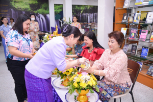 สำนักวิทยบริการฯ จัดพิธีทำบุญสืบสานประเพณีสงกรานต์ปีใหม่ไทย
