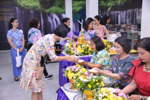 สำนักวิทยบริการฯ จัดพิธีทำบุญสืบสานประเพณีสงกรานต์ปีใหม่ไทย