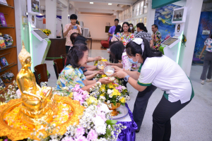 สำนักวิทยบริการฯ จัดพิธีทำบุญสืบสานประเพณีสงกรานต์ปีใหม่ไทย