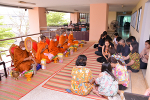 คณะเทคโนโลยีอุตสาหกรรม จัดพิธีทำบุญสงกรานต์ สืบสานประเพณีไทย