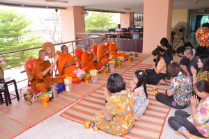 คณะเทคโนโลยีอุตสาหกรรม จัดพิธีทำบุญสงกรานต์ สืบสานประเพณีไทย