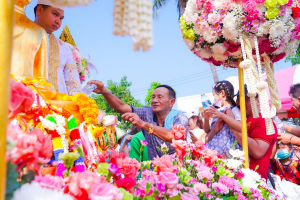 มรท. ร่วมงานประเพณีแห่พระศรีอาริยเมตไตรย