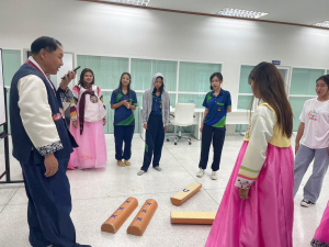 ศูนย์ภาษาจัดอบรมภาษาเกาหลีหลักสูตรระยะสั้น สำหรับนักเรียนนักศึกษา มรท.