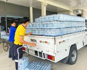 มรท. จัดโครงการเทพสตรีปันน้ำใจมอบน้ำดื่มเพื่อสังคม ประจำเดือนพฤษภาคม