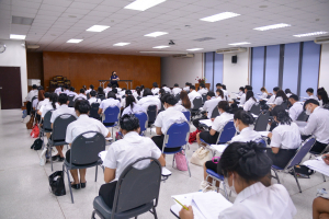 ศูนย์ภาษา จัดสอบวัดความรู้ภาษา TRU-EPT นศ. ชั้นปี 1