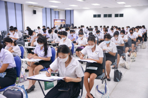 ศูนย์ภาษา จัดสอบวัดความรู้ภาษา TRU-EPT นศ. ชั้นปี 1
