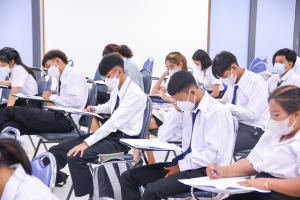 ศูนย์ภาษา จัดสอบวัดความรู้ภาษา TRU-EPT นศ. ชั้นปี 1