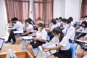 ศูนย์ภาษา จัดสอบวัดความรู้ภาษา TRU-EPT นศ. ชั้นปี 1