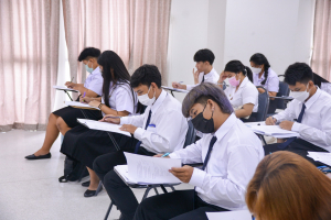 ศูนย์ภาษา จัดสอบวัดความรู้ภาษา TRU-EPT นศ. ชั้นปี 1