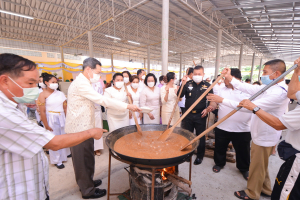 ผู้แทน มรท. ร่วมพิธีกวนข้าวทิพย์ (มธุปายาส) ถวายเป็นพุทธบูชา เนื่องในเทศกาลวันวิสาขบูชา ประจำปี 2566 