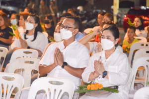 ผู้บริหาร ร่วมพิธีเวียนเทียนเนื่องในวันวิสาขบูชา