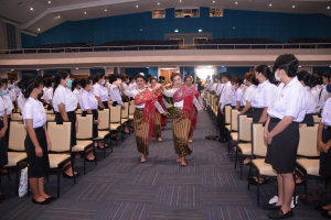 คณะครุศาสตร์ จัดพิธีฝากตัวเป็นศิษย์ รับขวัญนักศึกษาสายครู มรท.