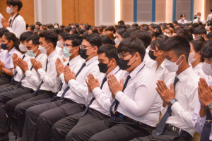 คณะครุศาสตร์ จัดพิธีฝากตัวเป็นศิษย์ รับขวัญนักศึกษาสายครู มรท.