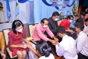 คณะครุศาสตร์ จัดพิธีฝากตัวเป็นศิษย์ รับขวัญนักศึกษาสายครู มรท.