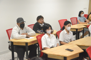 สาขาวิชาภาษาอังกฤษ ศศ.บ. จัดอบรมพัฒนาบุคลิกภาพและแนะแนวอาชีพแก่นักศึกษา ชั้นปี 4