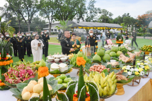 อธิการบดี มรท. ร่วมพิธีอัญเชิญพระบรมราชานุสาวรีย์สมเด็จพระนารายณ์มหาราช ขึ้นสู่แท่นประดิษฐาน ภายใน มทบ.13