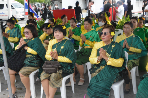 อธิการบดี มรท. ร่วมพิธีอัญเชิญพระบรมราชานุสาวรีย์สมเด็จพระนารายณ์มหาราช ขึ้นสู่แท่นประดิษฐาน ภายใน มทบ.13