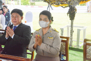 อธิการบดี มรท. ร่วมพิธีอัญเชิญพระบรมราชานุสาวรีย์สมเด็จพระนารายณ์มหาราช ขึ้นสู่แท่นประดิษฐาน ภายใน มทบ.13