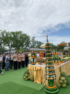 อธิการบดี มรท. ร่วมพิธีอัญเชิญพระบรมราชานุสาวรีย์สมเด็จพระนารายณ์มหาราช ขึ้นสู่แท่นประดิษฐาน ภายใน มทบ.13