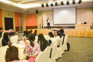 มรท. จัดอบรมหนึ่งวิสัยทัศน์ หนึ่งดวงใจ สานสัมพันธ์น้องพี่เทพสตรี สู่การพัฒนามหาวิทยาลัยที่ยั่งยืน