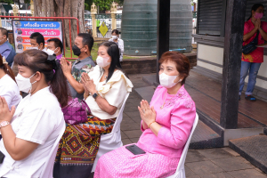 มรท. ร่วมพิธีบวงสรวงสักการะเจ้าพ่อพระกาฬเพื่อขออนุญาตบริหารจัดการปัญหาลิงลพบุรี