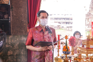 มรท. ร่วมพิธีบวงสรวงสักการะเจ้าพ่อพระกาฬเพื่อขออนุญาตบริหารจัดการปัญหาลิงลพบุรี