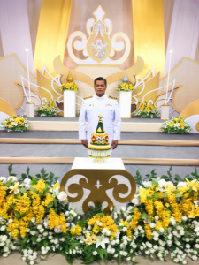 ผู้แทนผู้บริหาร คณาจารย์ บุคลากร และนักศึกษา มรท. บันทึกเทปโทรทัศน์ถวายพระพรชัยมงคล พระบาทสมเด็จพระเจ้าอยู่หัว