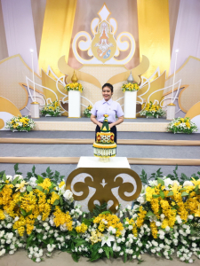 ผู้แทนผู้บริหาร คณาจารย์ บุคลากร และนักศึกษา มรท. บันทึกเทปโทรทัศน์ถวายพระพรชัยมงคล พระบาทสมเด็จพระเจ้าอยู่หัว