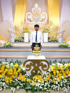 ผู้แทนผู้บริหาร คณาจารย์ บุคลากร และนักศึกษา มรท. บันทึกเทปโทรทัศน์ถวายพระพรชัยมงคล พระบาทสมเด็จพระเจ้าอยู่หัว