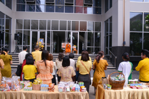 อธิการบดี มรท. นำคณะผู้บริหาร คณาจารย์ บุคลากร นักเรียน นักศึกษา ร่วมพิธีถวายพระพรชัยมงคล เนื่องในโอกาสวันเฉลิมพระชนมพรรษา พระบาทสมเด็จพระเจ้าอยู่หัว