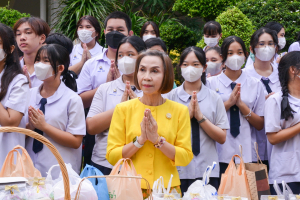 อธิการบดี มรท. นำคณะผู้บริหาร คณาจารย์ บุคลากร นักเรียน นักศึกษา ร่วมพิธีถวายพระพรชัยมงคล เนื่องในโอกาสวันเฉลิมพระชนมพรรษา พระบาทสมเด็จพระเจ้าอยู่หัว