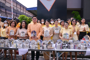 อธิการบดี มรท. นำคณะผู้บริหาร คณาจารย์ บุคลากร นักเรียน นักศึกษา ร่วมพิธีถวายพระพรชัยมงคล เนื่องในโอกาสวันเฉลิมพระชนมพรรษา พระบาทสมเด็จพระเจ้าอยู่หัว